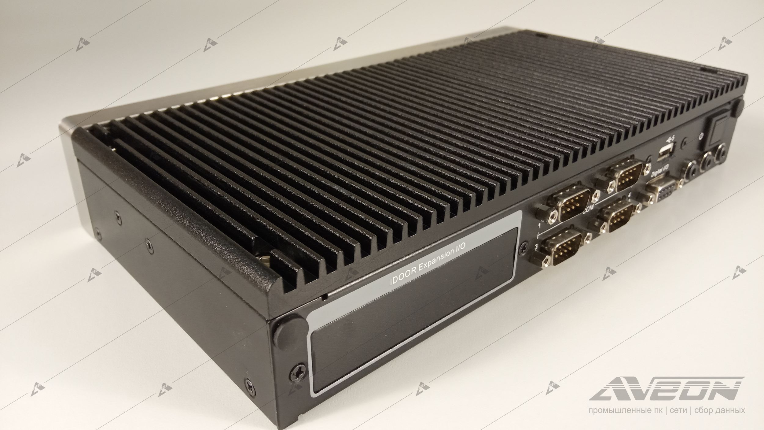 Фотообзор встраиваемого компьютера Advantech ARK-2230L-U0A2E от АВЕОН