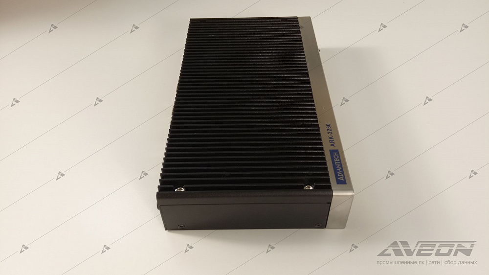 Фотообзор встраиваемого компьютера Advantech ARK-2230L-U0A2E от АВЕОН
