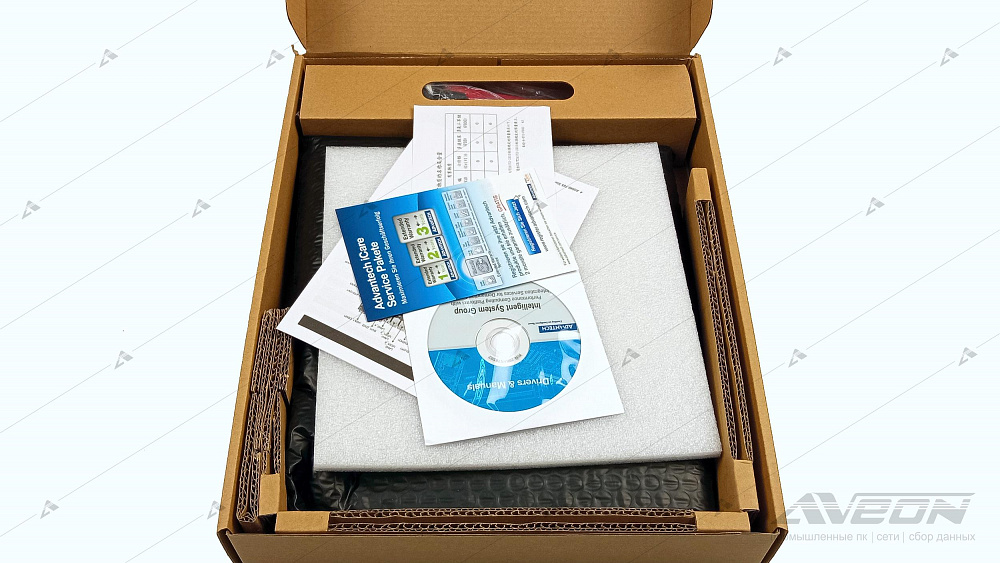 Фотообзор промышленной серверной материнской платы ATX Advantech ASMB-785G2-00A1E от АВЕОН