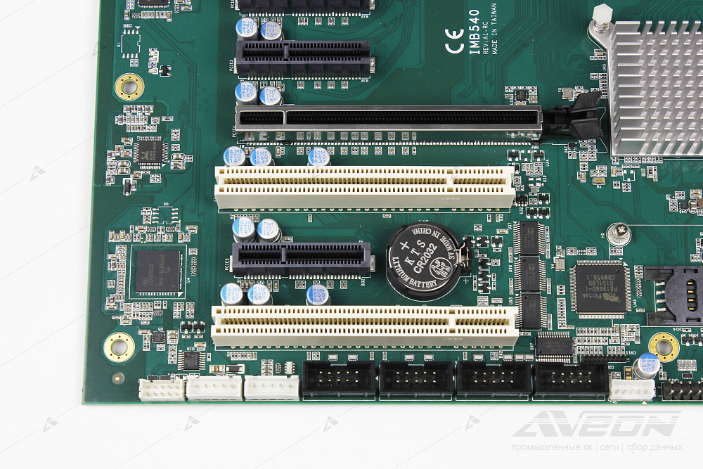 Фотообзор промышленной материнской платы AXIOMTEK IMB540-S от АВЕОН