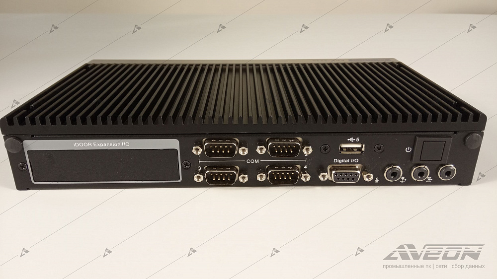 Фотообзор встраиваемого компьютера Advantech ARK-2230L-U0A2E от АВЕОН