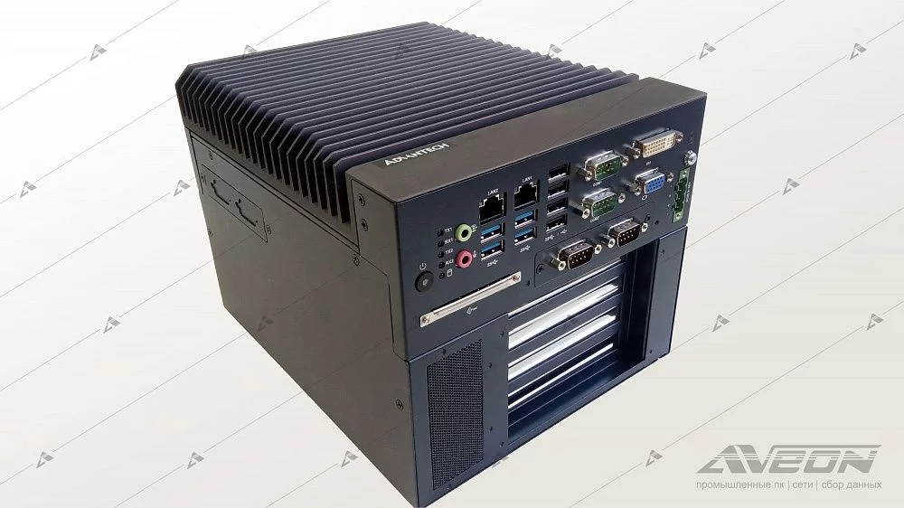 Фотообзор безвентиляторного компактного компьютера Advantech MIC-7700H-00A1