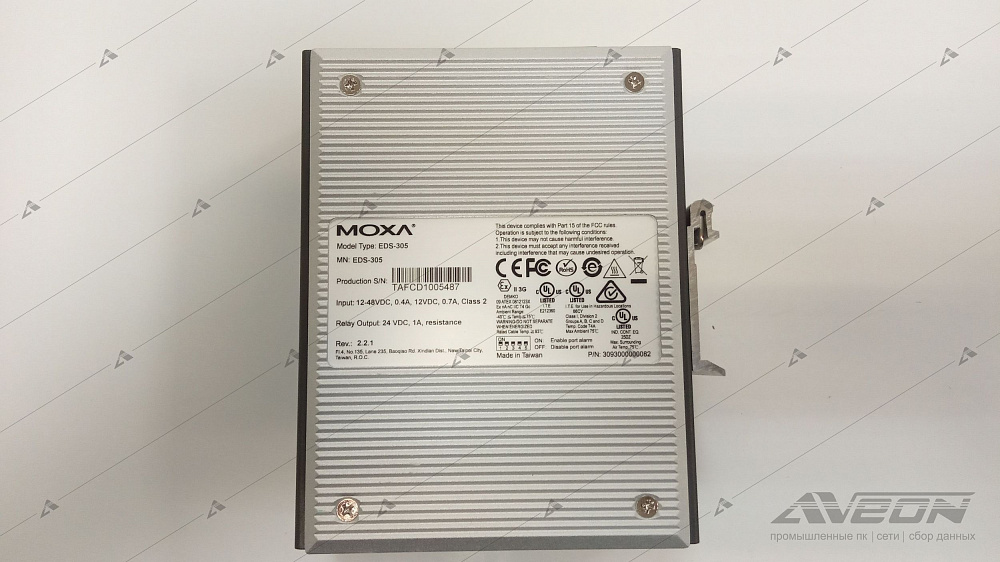 Фотообзор промышленного 5-портовый неуправляемый коммутатор 10/100 BaseT Ethernet MOXA EDS-305 от АВЕОН