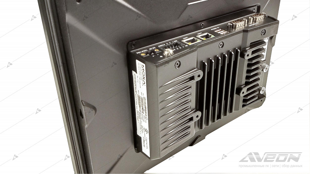 Фотообзор безвентиляторного панельного компьютера MOXA MPC-2120-E4-T-W7E от АВЕОН