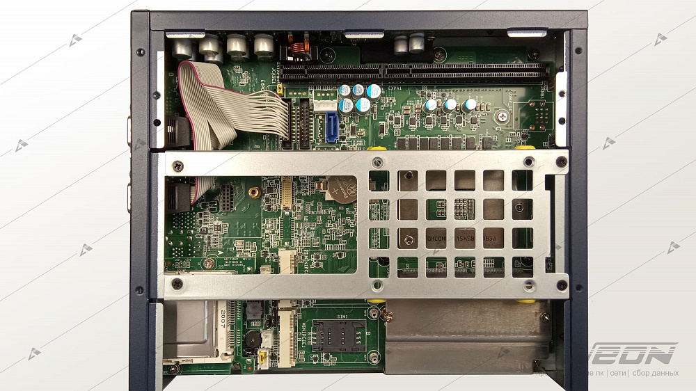 Фотообзор безвентиляторного компактного компьютера Advantech MIC-7700H-00A1 от АВЕОН