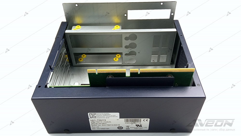 Фотообзор модуля расширения Advantech MIC-75M13-00A1E от АВЕОН