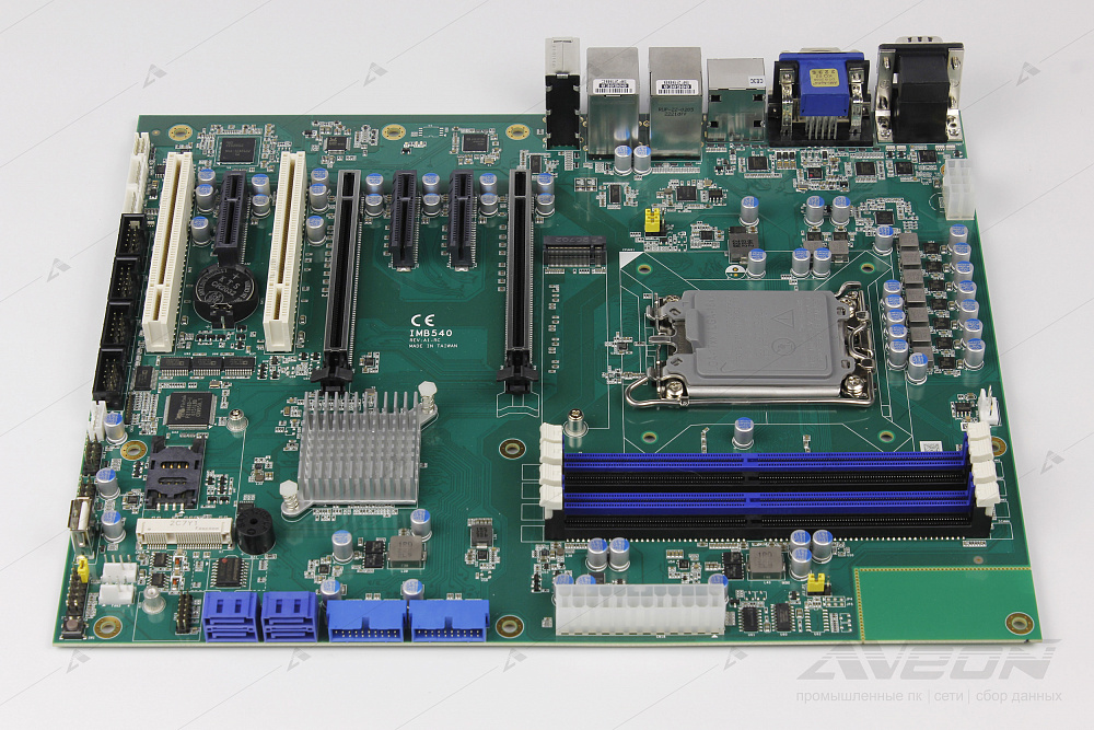 Фотообзор промышленной материнской платы AXIOMTEK IMB540-S от АВЕОН