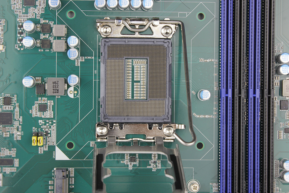 Фотообзор промышленной материнской платы AXIOMTEK IMB540-S от АВЕОН