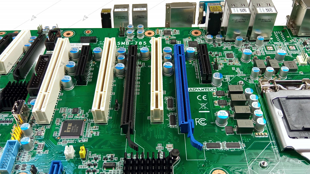 Фотообзор промышленной серверной материнской платы ATX Advantech ASMB-785G2-00A1E от АВЕОН
