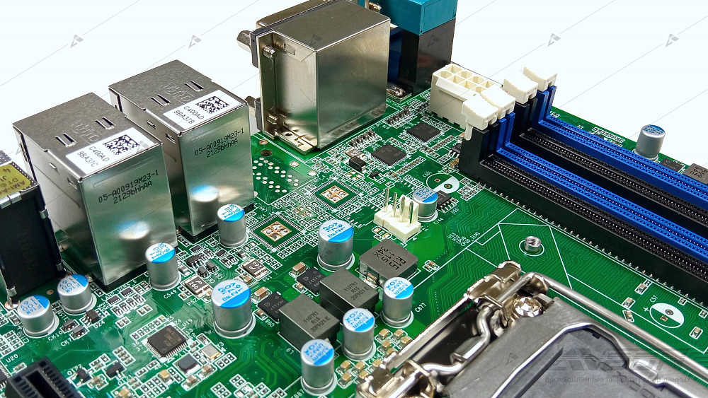 Фотообзор промышленной серверной материнской платы ATX Advantech ASMB-785G2-00A1E от АВЕОН