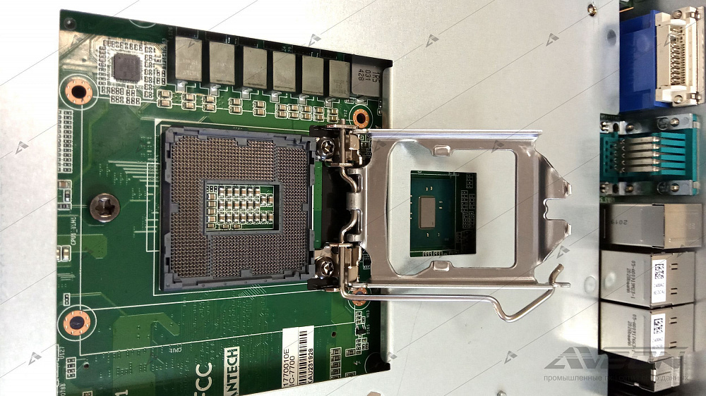 Фотообзор безвентиляторного компактного компьютера Advantech MIC-7700H-00A1 от АВЕОН