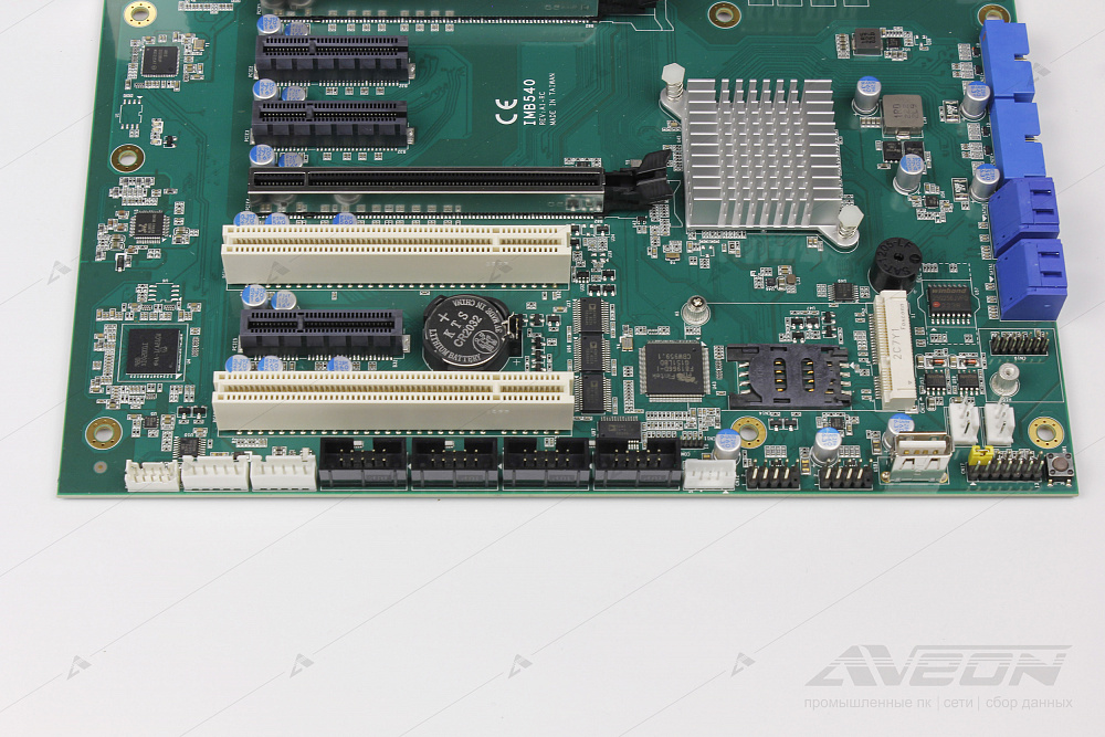 Фотообзор промышленной материнской платы AXIOMTEK IMB540-S от АВЕОН