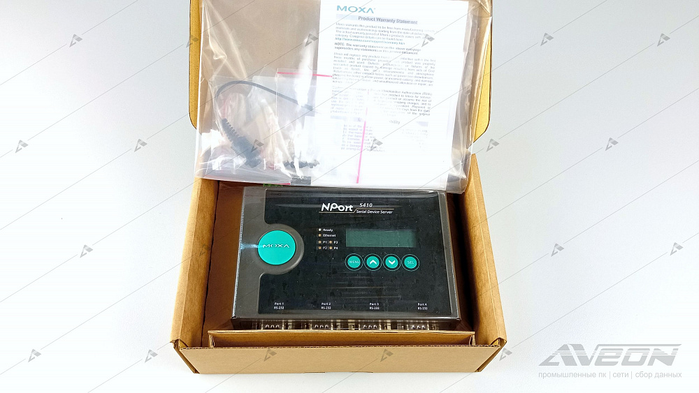 Фотообзор 4-портового сервера устройств RS-232 в Ethernet MOXA NPort 5410 от АВЕОН