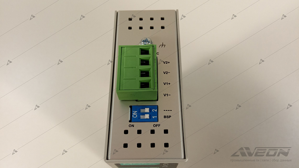 Фотообзор 5-портового неуправляемого коммутатора MOXA EDS-205A от АВЕОН