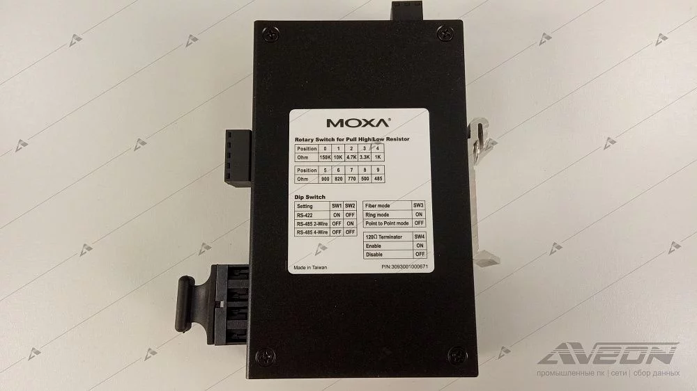 Фотообзор конвертера RS-232/422/485 MOXA ICF-1150-S-SC-T